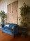 Petit-canape-velours-bleu