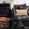 canape-boho-maison-de-vacances-tissu-fleuri