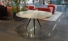 table-ronde-design-epure-acier-ceramique