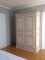 armoire patinée blanche