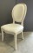 Chaise-medaillon-tissu-blanc