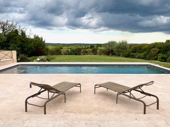 TERRASSE EXTÉRIEURE EN PROVENCE 