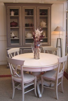 Table de repas SAINT REMY Ronde avec pied central 